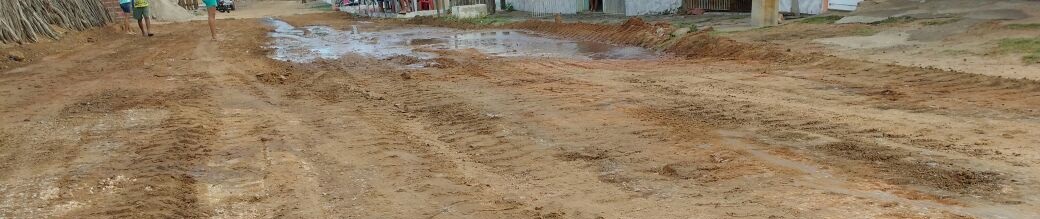 EXCLUSIVO: Direto do WhastsApp – Moradores de Serra Branca reclamam que máquina da Prefeitura estoura canos d’água