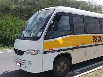 Micro-ônibus estudantis são flagrados fazendo transporte de turismo na Paraíba