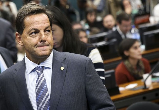 Zveiter dá parecer favorável à admissibilidade da denúncia contra Temer