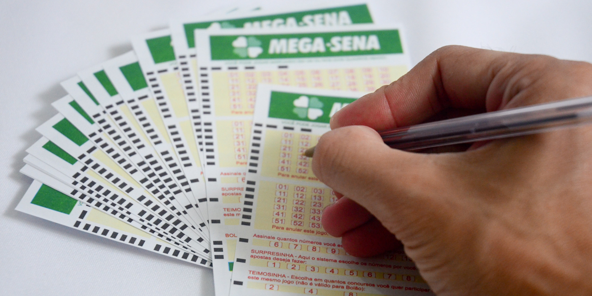 Mega-Sena acumula e vai pagar R$ 9 milhões na quarta