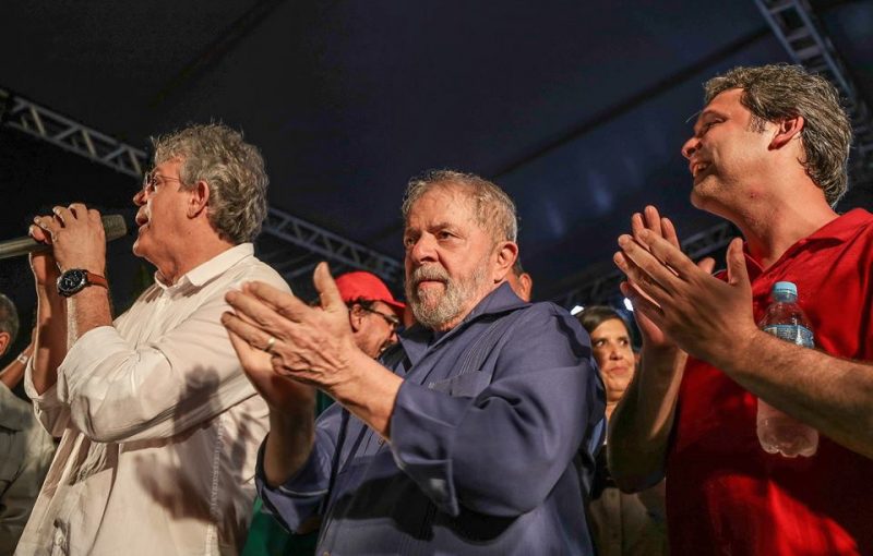 Ricardo quer reação da esquerda: “Para cima”