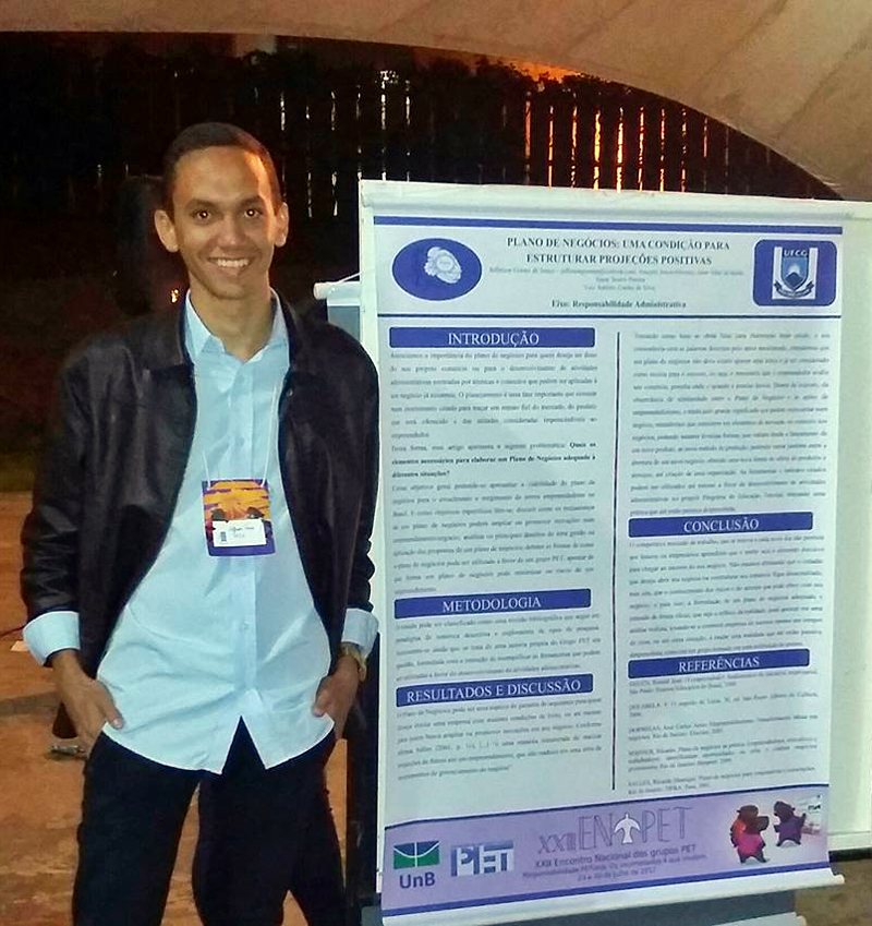 Estudante do PET Gestão Pública do CDSA apresenta trabalhos no XXII ENAPET