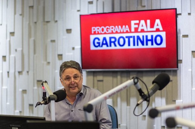 Garotinho é preso no Rio quando apresentava programa de rádio