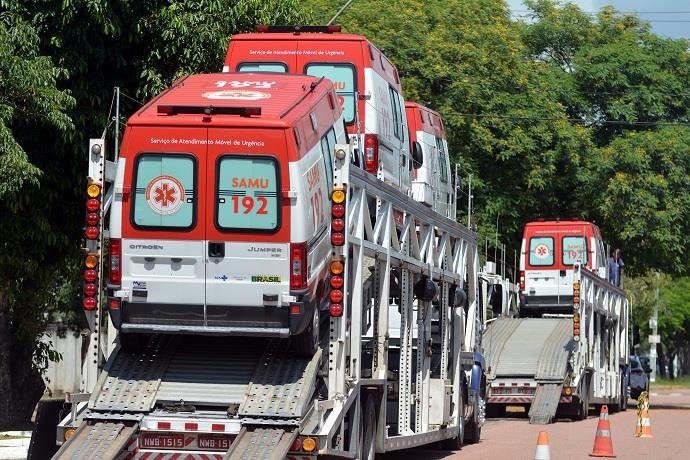 Temer e ministro da Saúde anunciam entrega de novas ambulâncias do Samu