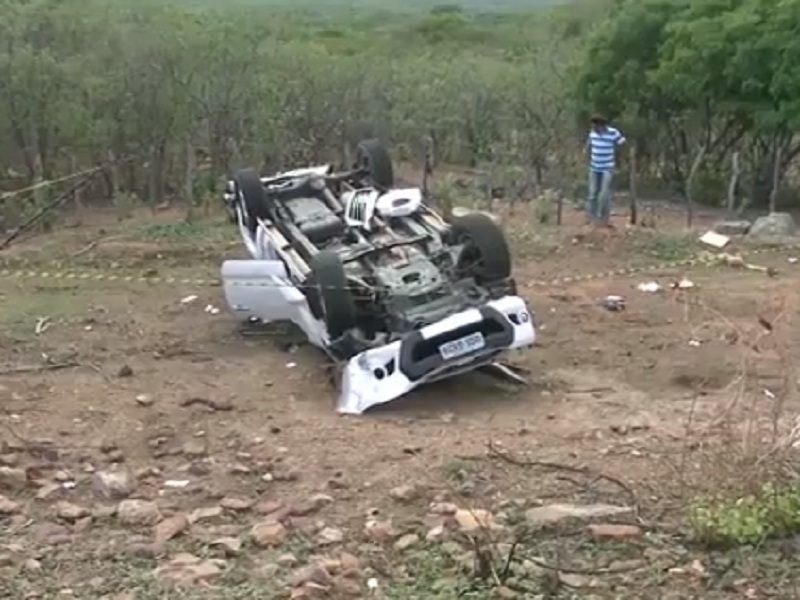 Prefeito paraibano fica ferido em acidente de carro