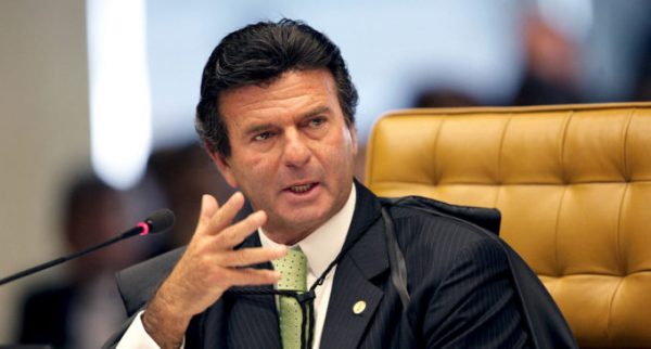 Ministro suspende atividades de universidade particular na Paraíba; incluindo as filiais do Cariri