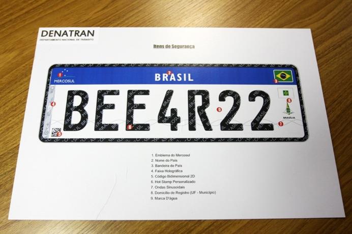 Implantação de placas do Mercosul no Brasil é suspensa por 60 dias