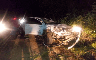 Homem é preso após roubar carro e capotá-lo durante perseguição