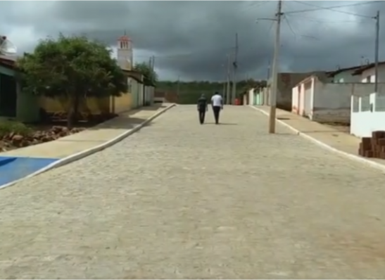 Justiça dá 10 dias para Energisa relocar postes ‘no meio da rua’ em Cabaceiras