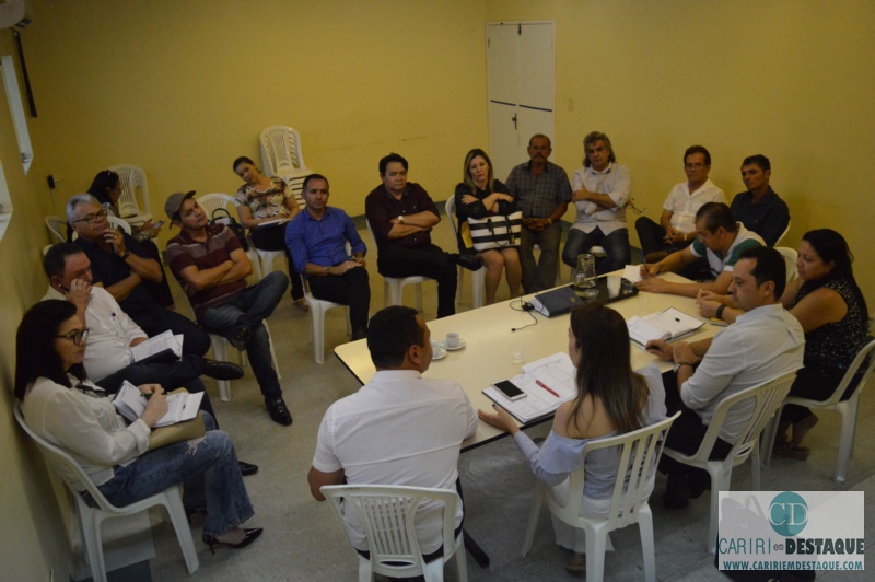 CISCO reúne prefeitos e discute criação de um centro de zoonoses e a viabilização de um centro de hemodiálise para a região