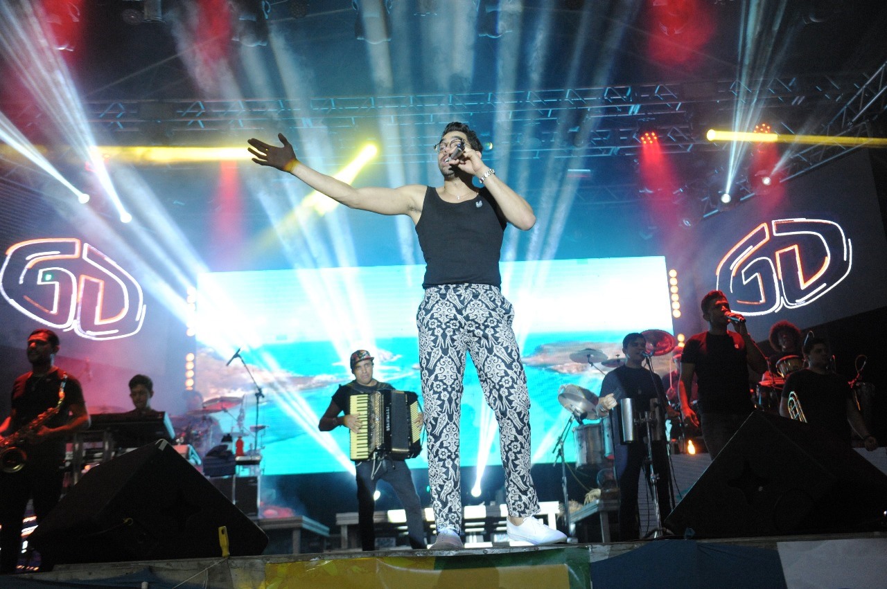 Luciene, Walkyria e Gabriel Diniz embalaram a noite desta segunda-feira em Monteiro