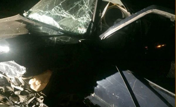 Motoristas ficam feridos em acidente entre dois carros na BR-412, em Boa Vista