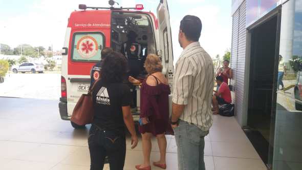 Delegado da PF perde controle e capota veículo