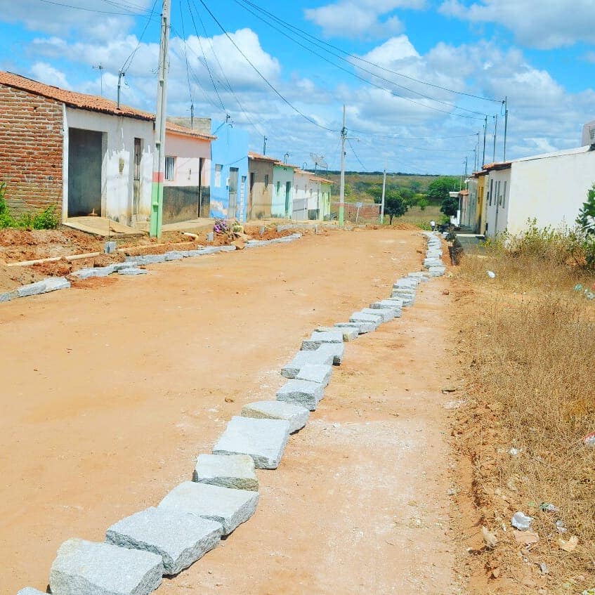 Obras de calçamento do Conjunto Habitacional 8 março são iniciadas em Amparo