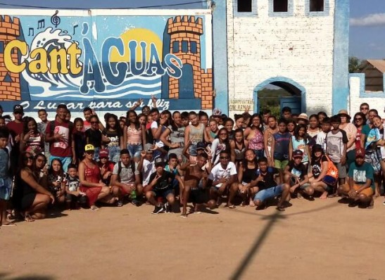 Em Monteiro: Alunos da zona rural comemoram dia das crianças em parque aquático