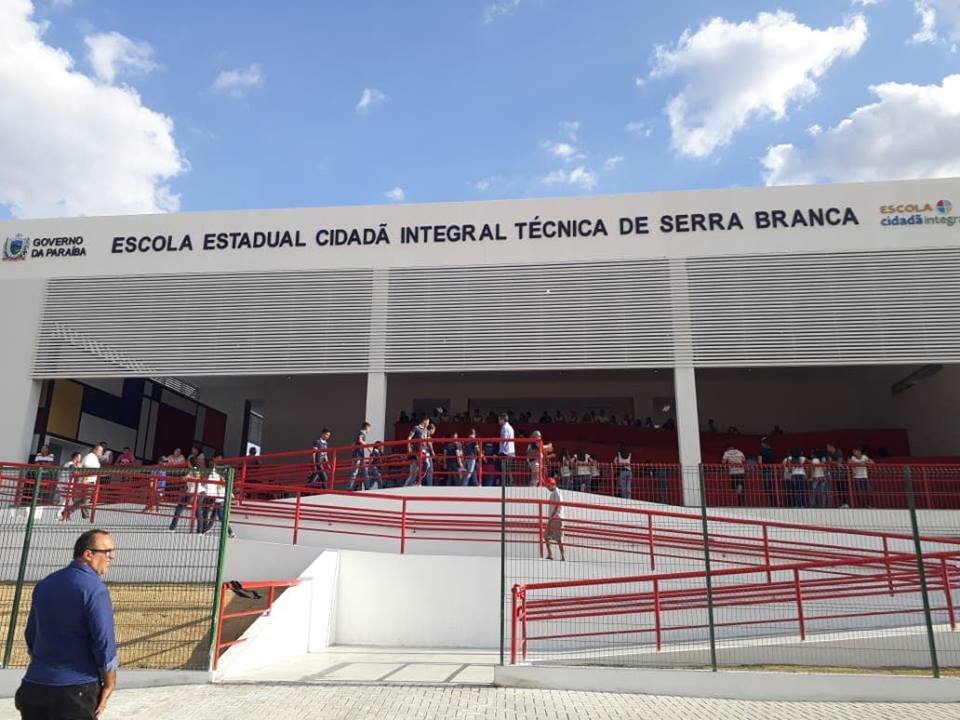 Ricardo Coutinho inaugura Escola Técnica do Cariri