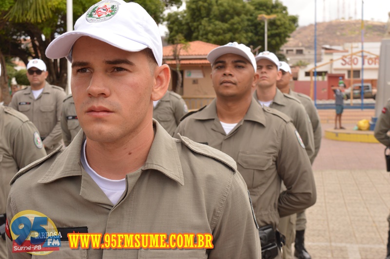 Polícia Militar realiza entrega do 1º Uniforme aos Soldados Recrutas em Sumé