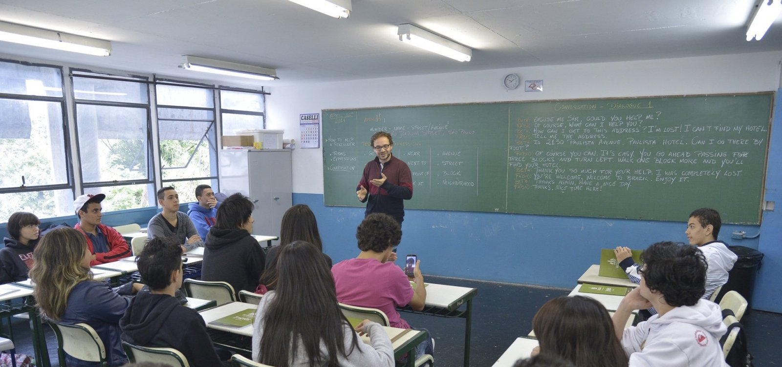 Entidades de 87 países assinam moção contra censura a professores