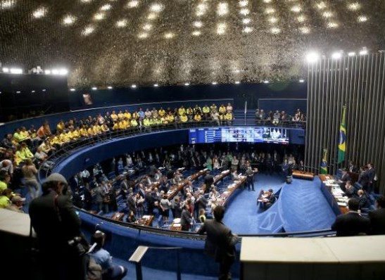 Fim da estabilidade do servidor público é aprovada na CCJ do Senado