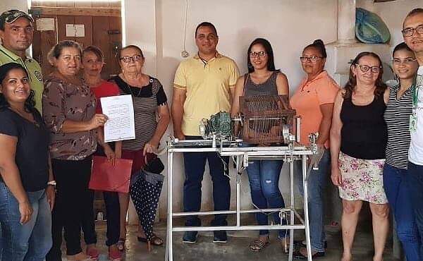 Prefeitura de São José dos Cordeiros adquire mais uma máquina para produção de vassouras e gera emprego e renda para cordeirenses