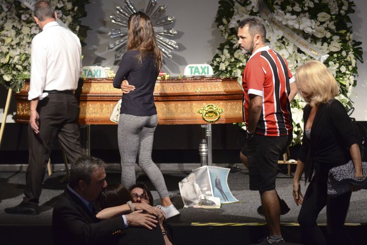 Corpo de Boechat é cremado em cerimônia reservada em São Paulo