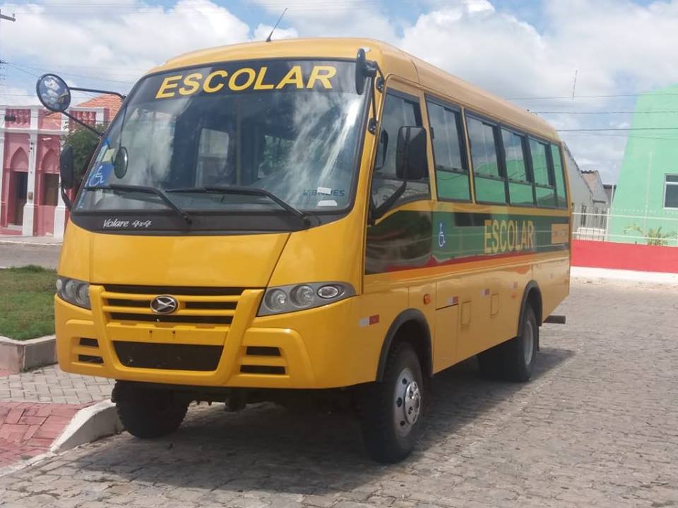 Prefeitura de São José dos Cordeiros recebe ônibus escolar num investimento de quase 300 mil