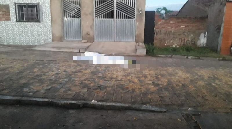 Homem é assassinado a tiros na cidade de Monteiro