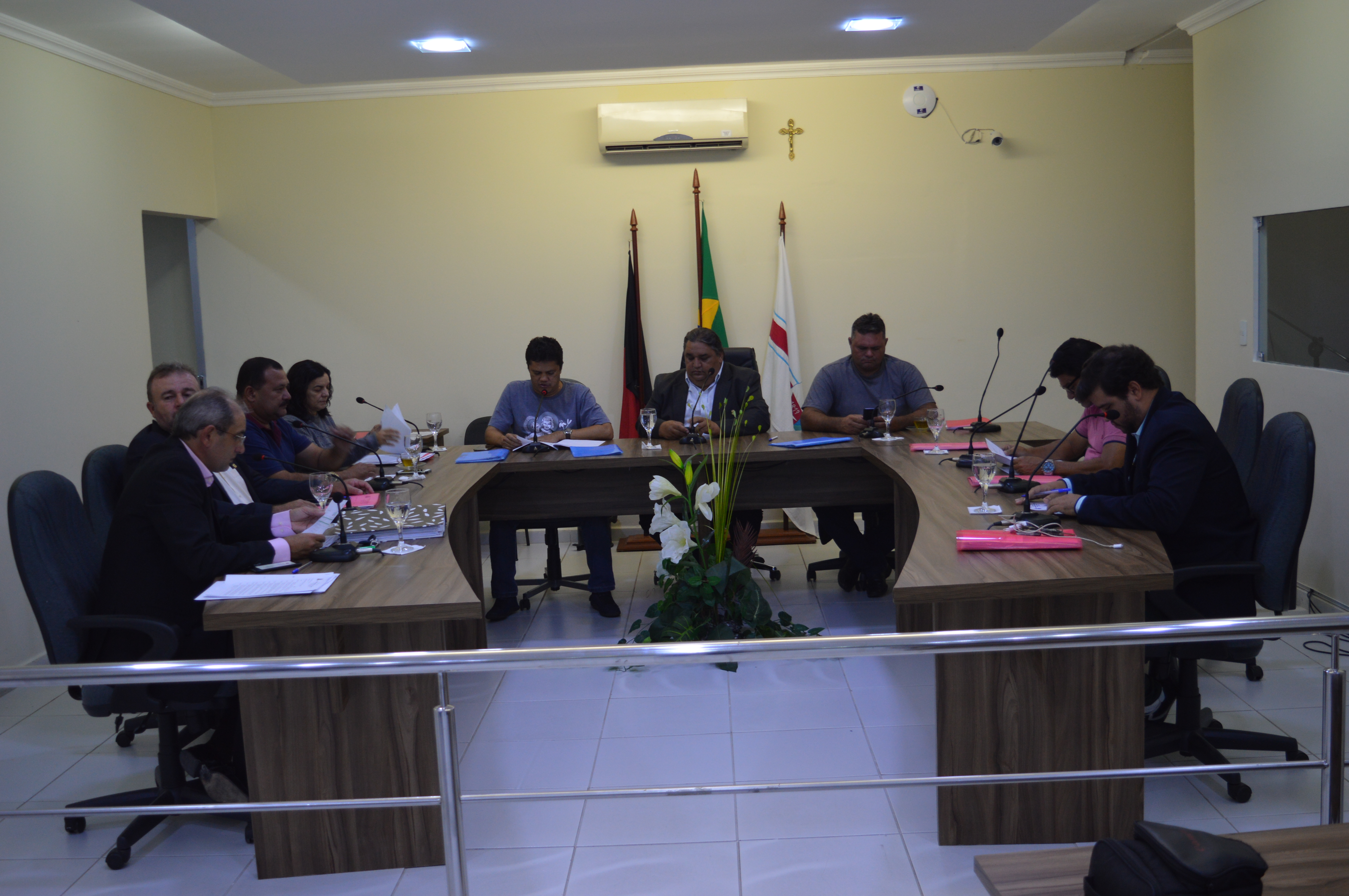 Câmara de Sumé realiza reunião para discutir projeto que visa melhorias na iluminação pública do município