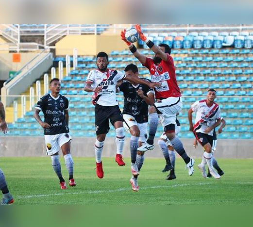 Ferroviário e Botafogo-PB empatam sem gols no Ceará