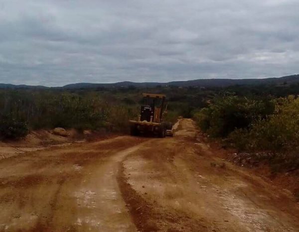 Prefeitura de São José dos Cordeiros reinicia programa de recuperação de estradas na zona rural