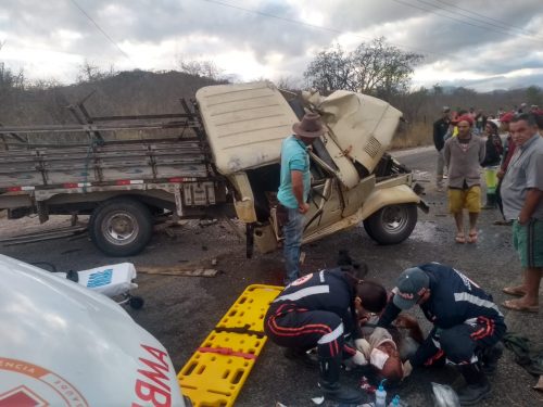 Acidente deixa um morto e dois feridos na PE-145, entre Jataúba e Brejo da Madre de Deus