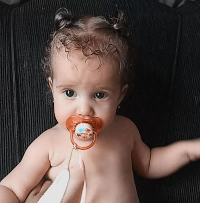 Bebê de 11 meses morre engasgada após ser amamentada