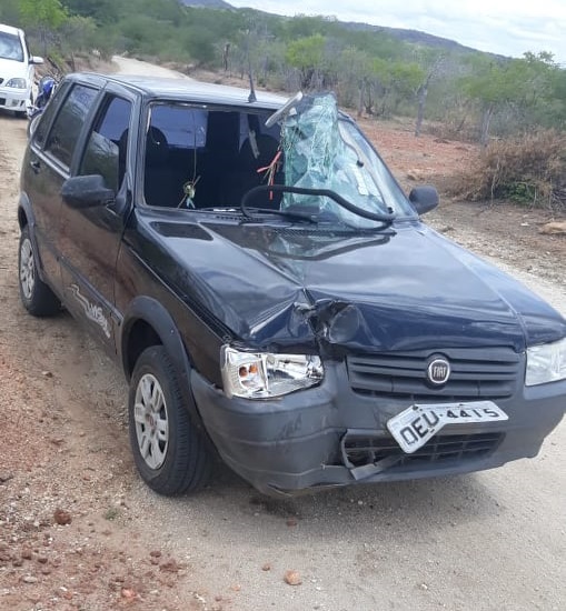 Colisão frontal entre carro e moto deixa três feridos em São João do Cariri