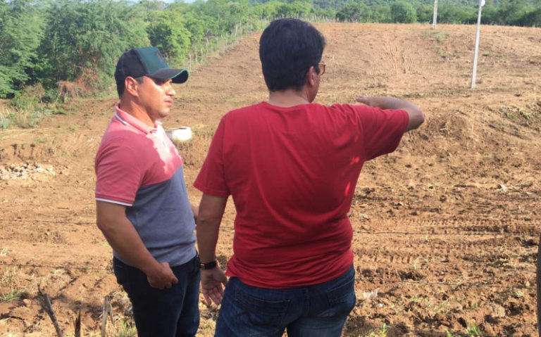 Prefeito vistoria início de construção de grande açude na zona rural de São José dos Cordeiros