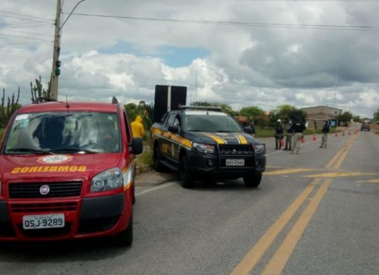 Governo do Estado monta barreira sanitária na entrada de Monteiro