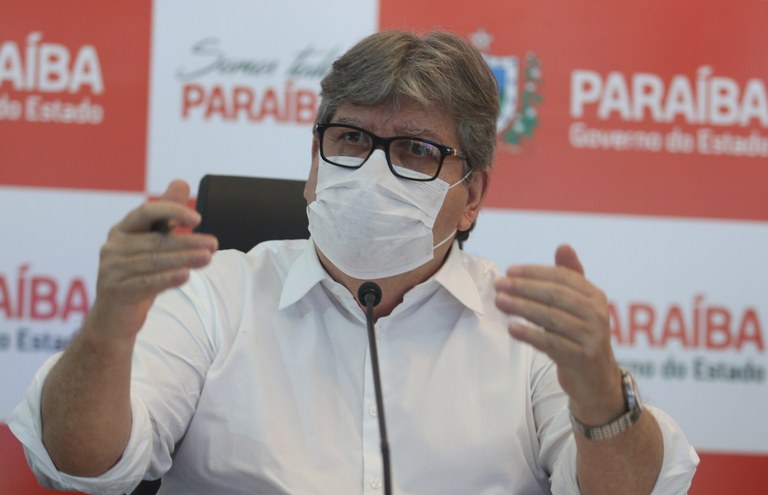 João Azevêdo autoriza SES a iniciar contatos com Governo de São Paulo para aquisição de vacinas contra a Covid-19