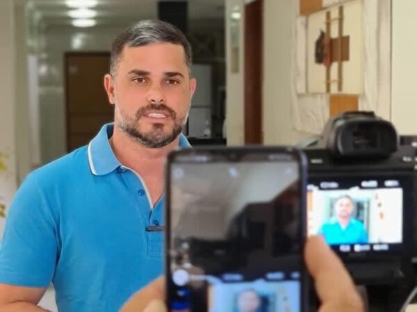 Prefeito Felício Queiroz determina aumento para a Bolsa Estudantil em São José dos Cordeiros