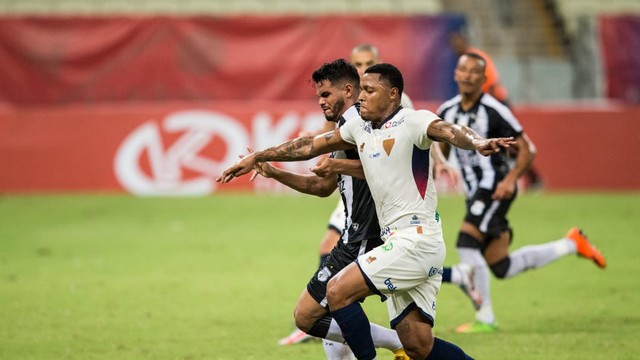 Fortaleza e Treze empatam no Castelão em jogo com um gol em cada tempo