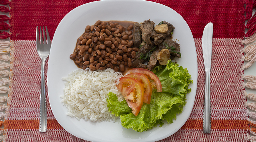 Município de Sumé é beneficiado com o Programa “Tá Mesa” que oferece almoço a R$ 1,00