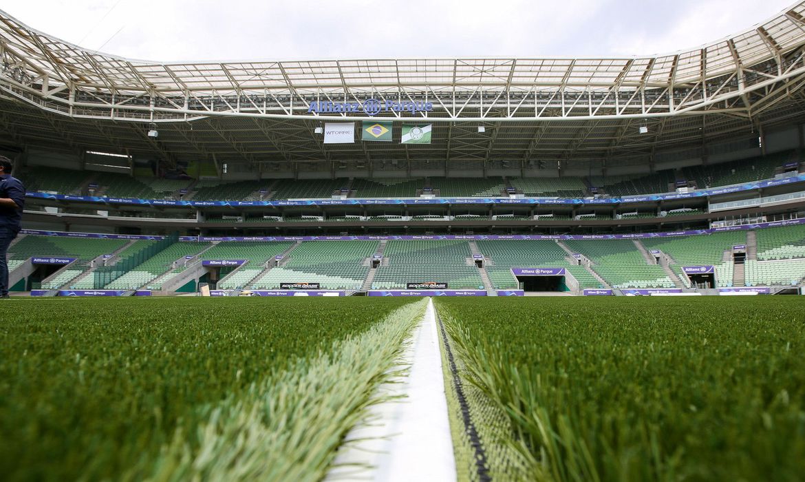 Palmeiras e Corinthians se enfrentam neste sábado pelo Brasileirão