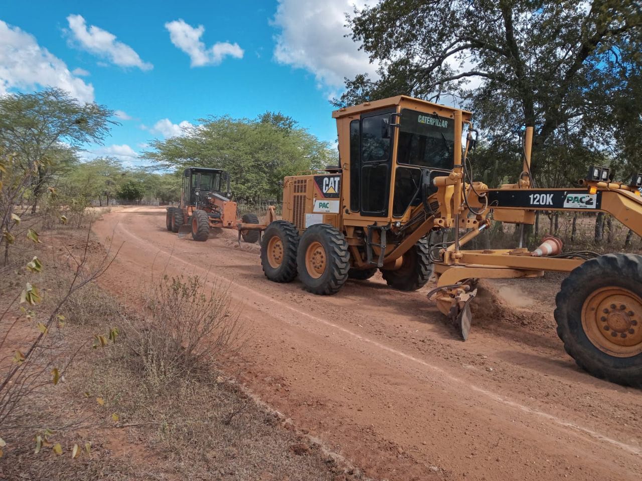 Prefeitura de Sumé retoma serviço de recuperação de estradas