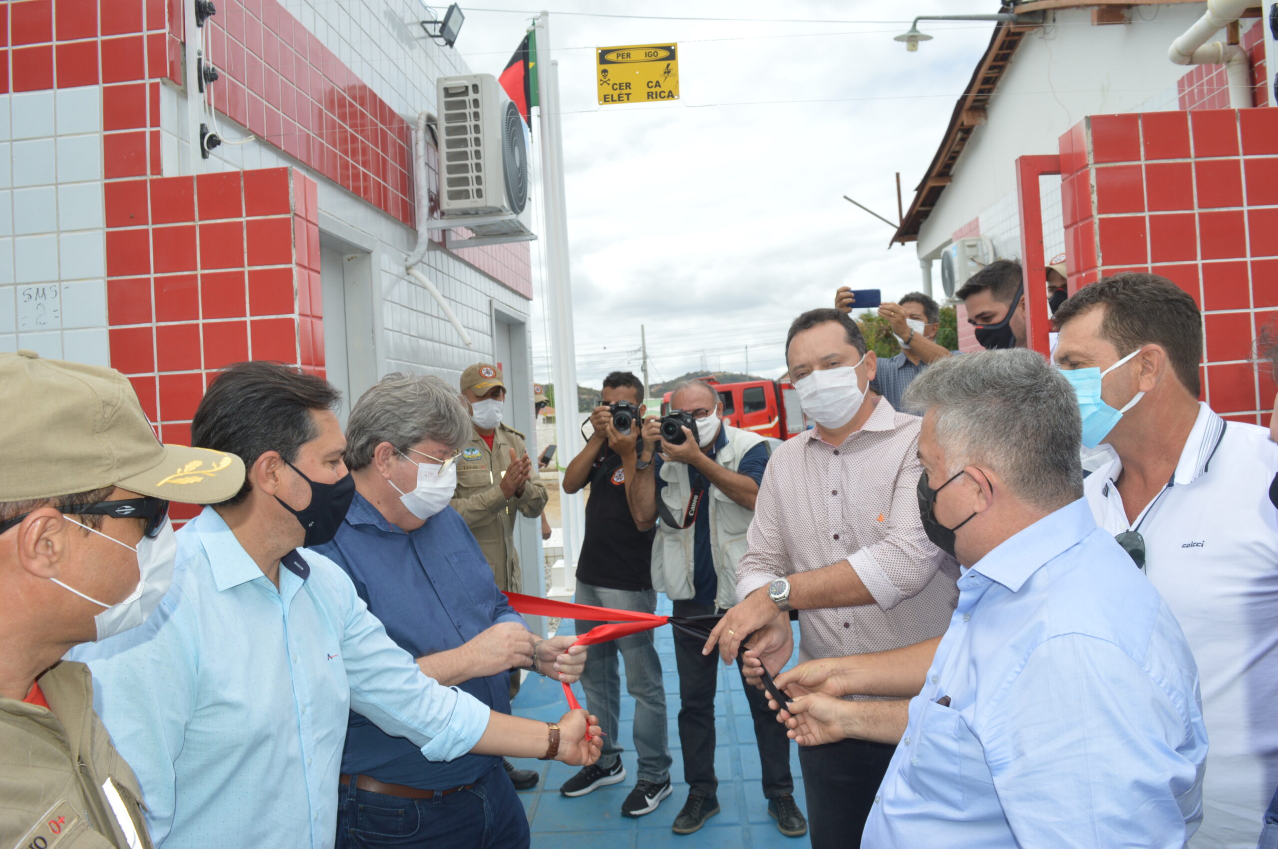 Governador João Azevêdo inaugura Corpo de Bombeiros em Sumé e ratifica parceria com o prefeito Éden Duarte