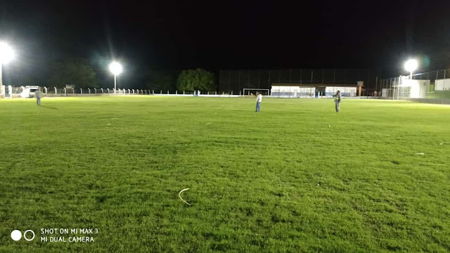 Prefeitura de Amparo instala refletores no Estádio Municipal Ronaldão