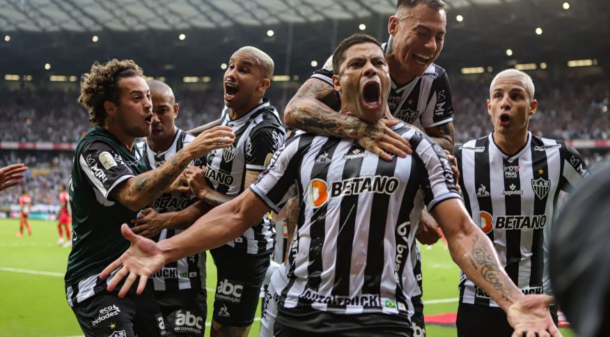 Atlético-MG goleia o Athletico-PR em primeiro jogo da final Copa do Brasil