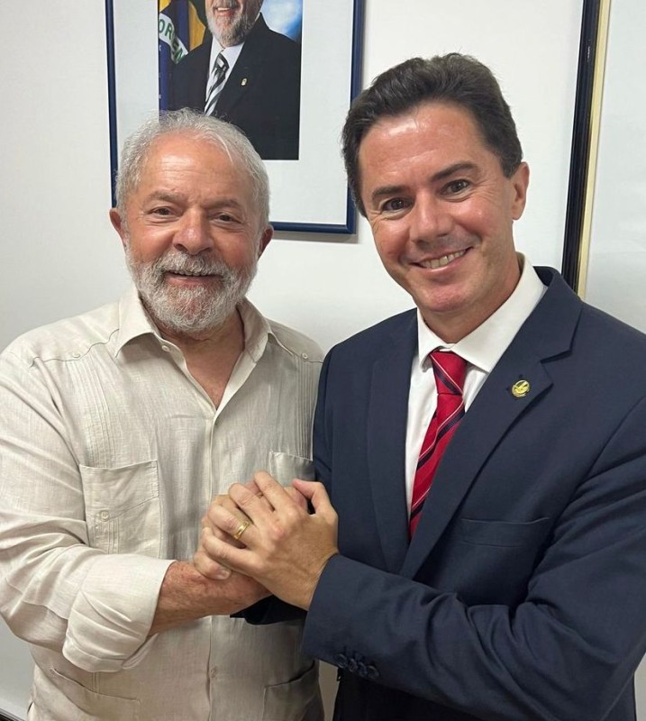 Veneziano se reúne com Lula para discutir 2022