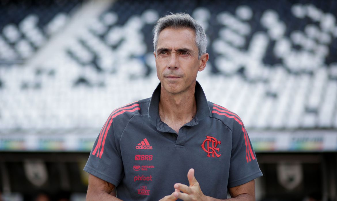 Paulo Sousa liga alerta no Flamengo e pede foco aos jogadores