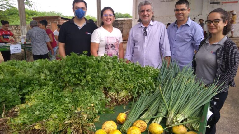 Prefeito de Amparo participa da II Expofeira Agroecológica no assentamento da Mata