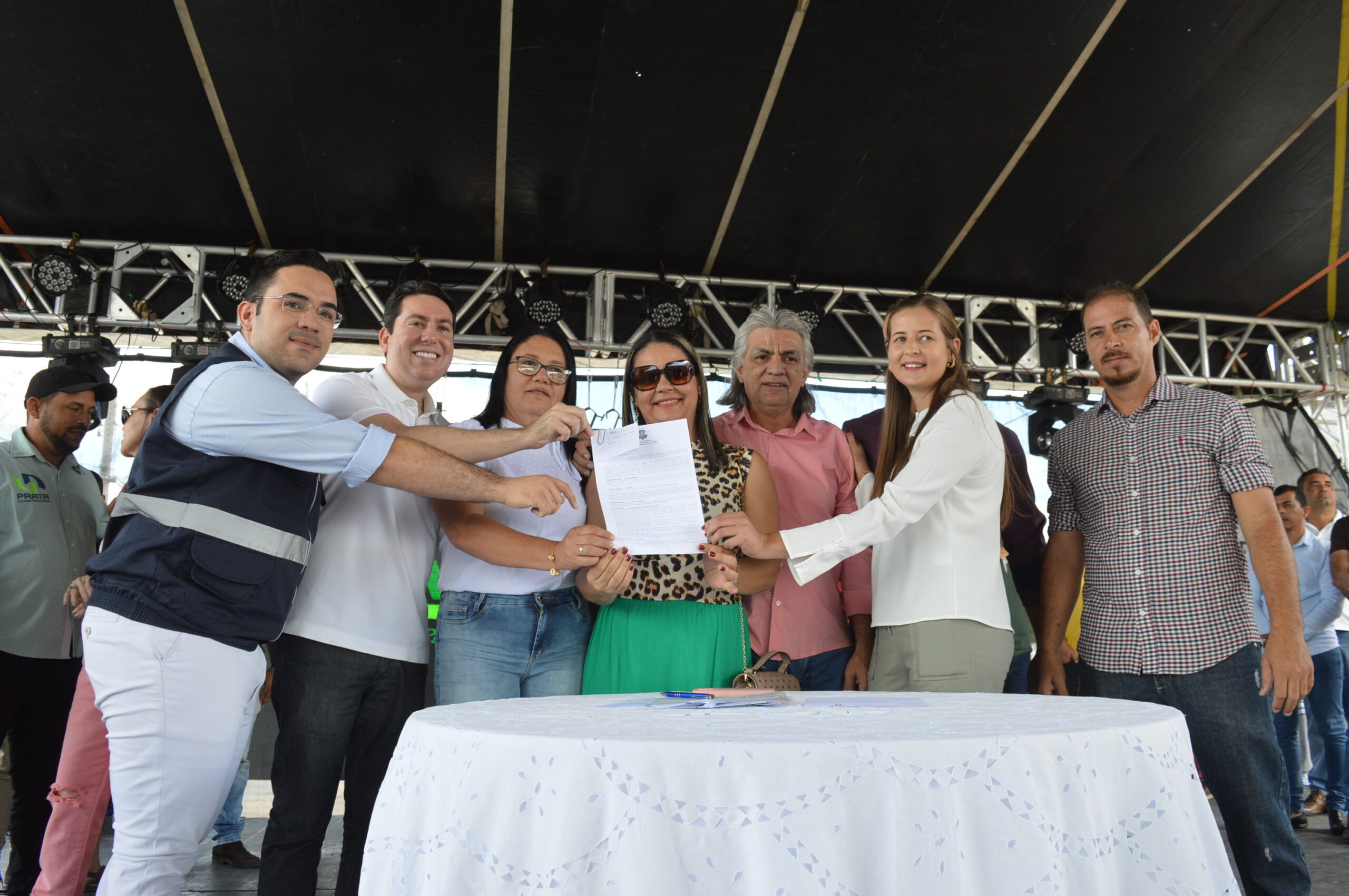 Amparo comemora 28 anos com inaugurações e anúncio de investimentos   