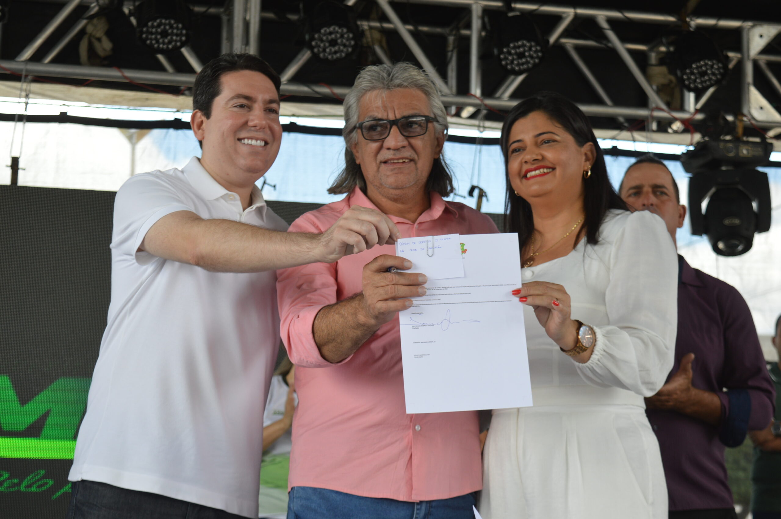 Deputado Felipe Leitão participa da Festa de Emancipação Política de Amparo e destaca investimentos para o município   