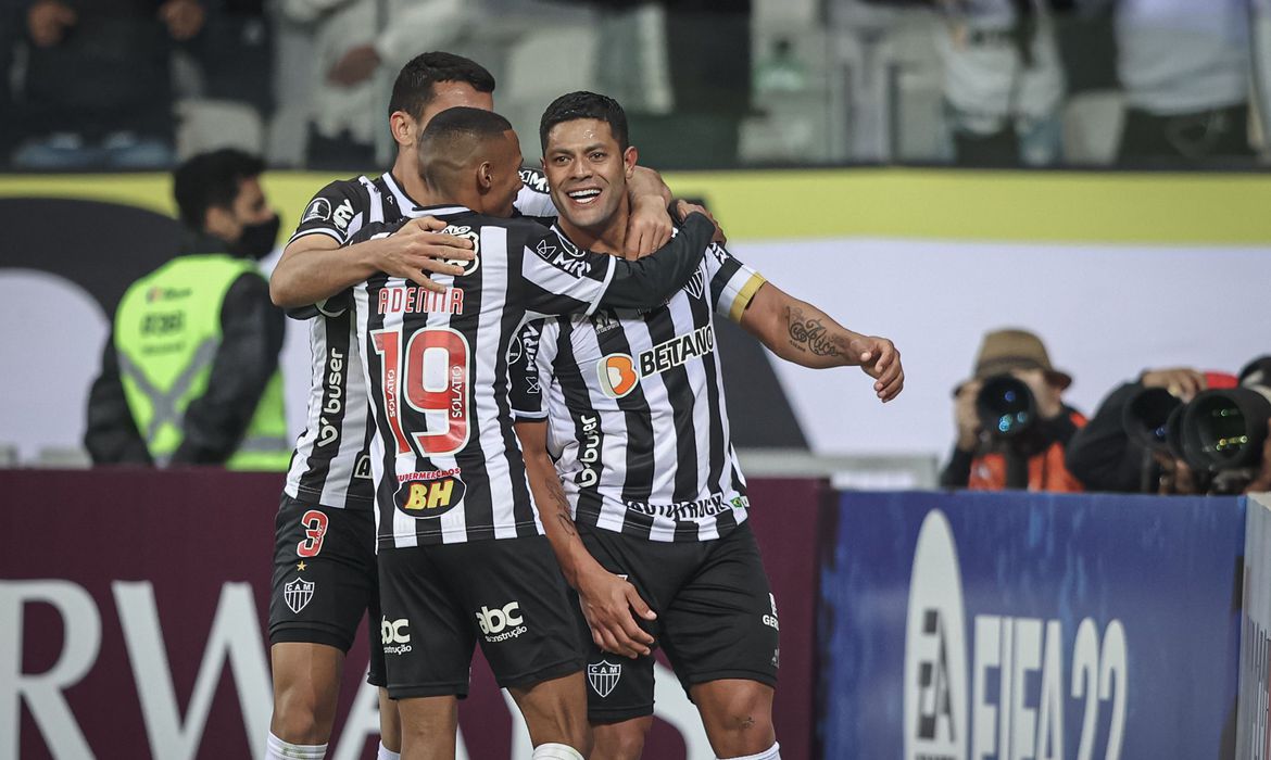 Com Hulk artilheiro, Atlético-MG vence e se classifica na Libertadores